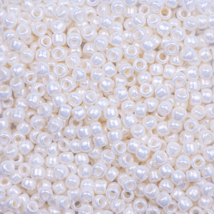 8/0 TOHO Seed Bead - Opaque-Lustered Navajo White